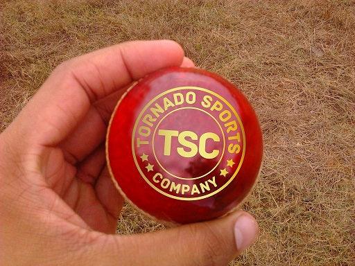 What's Inside a Cricket Ball and How Are They Made? - tornadosportscompany